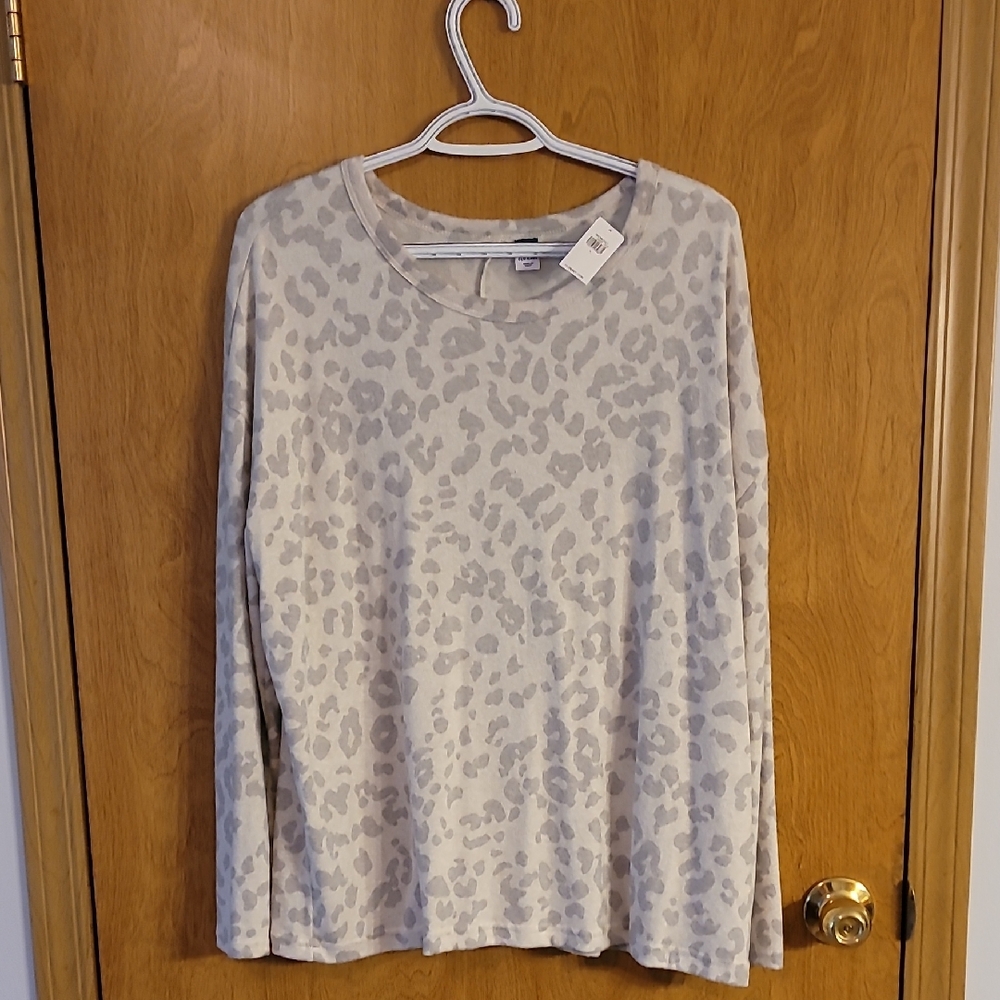 Old Navy Gray Leopard Print Blouse
